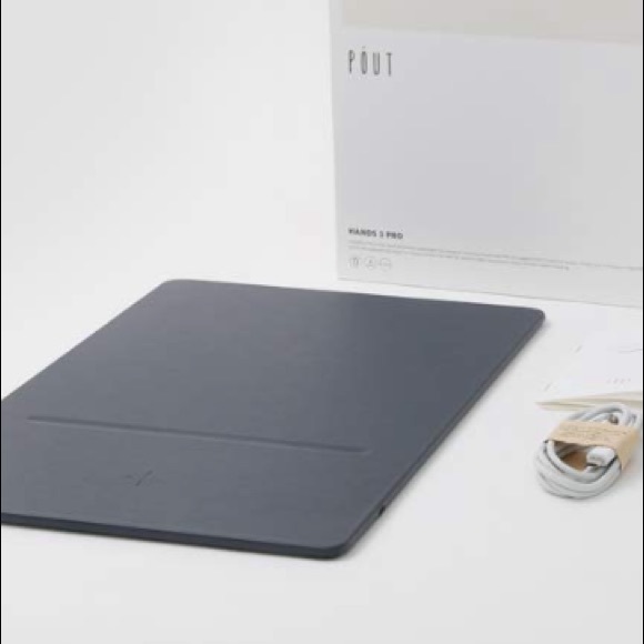 POUT HANDS3 PRO Qi Wireless Charger Mouse Pad Mat - Picture 4 of 8